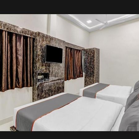 Hotel Bhavya Residency أحمد أباد المظهر الخارجي الصورة
