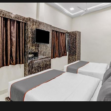 Hotel Bhavya Residency أحمد أباد المظهر الخارجي الصورة