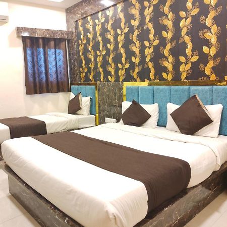 Hotel Bhavya Residency أحمد أباد المظهر الخارجي الصورة