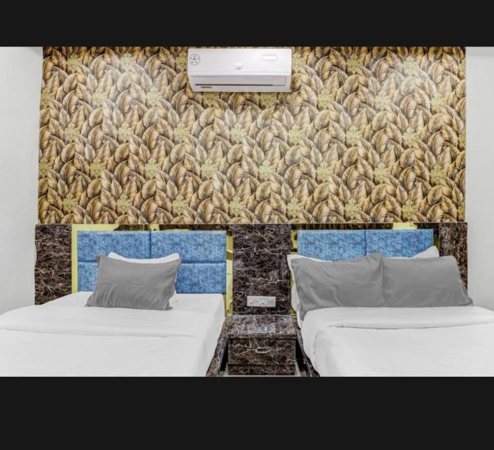 Hotel Bhavya Residency أحمد أباد المظهر الخارجي الصورة